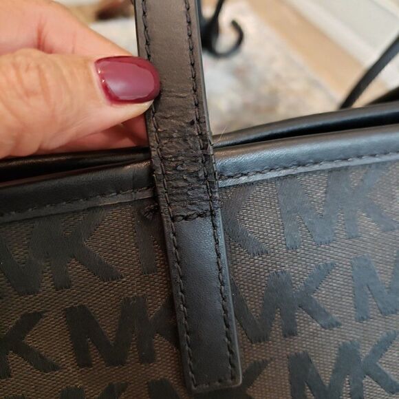 Michael Kors Canvas Signature Tote Bag - Picture 7 of 12